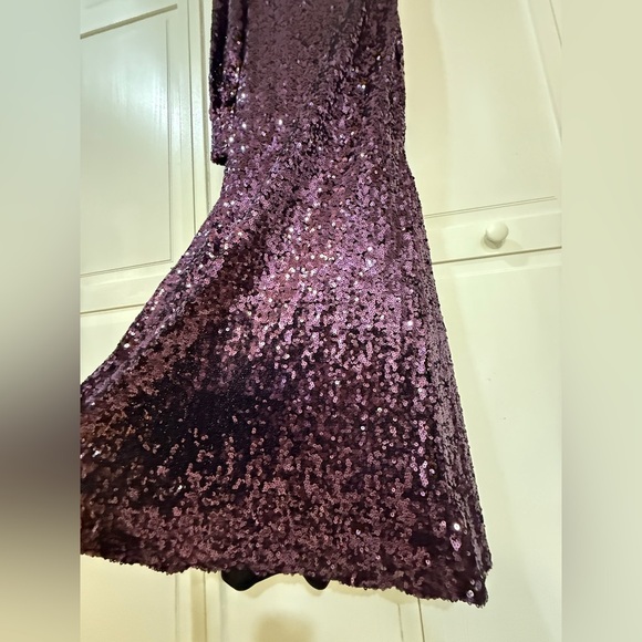 NWT | Mac Duggal 26717 Aubergine Purple Sequined One Shoulder Sleeve Gown Size 6 - Picture 13 of 14